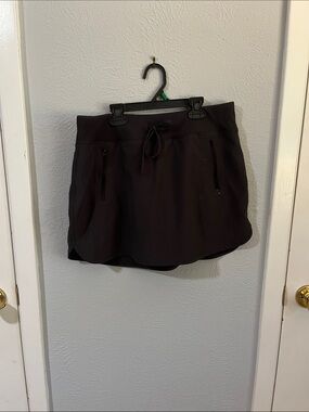 Magellan Outdoors Black Athletic Skort with Drawstring and Zip Pockets